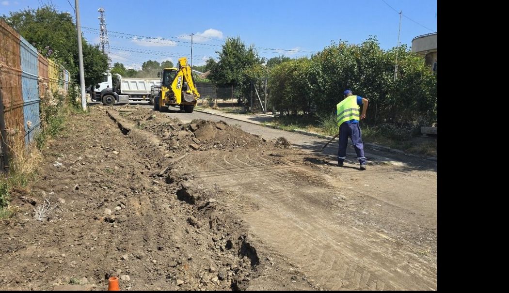Atenție! Se reabilitează carosabilul și trotuarele de pe strada Bradului - x-decopertare-1721721021.jpg