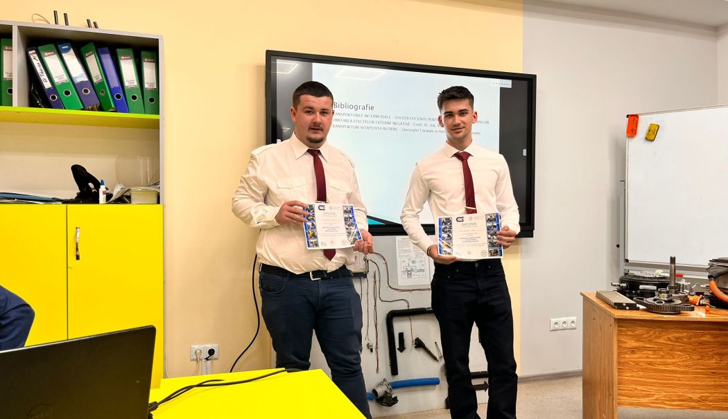 Profesorii constănţeni au participat la o conferinţă ştiinţifică la Chişinău - x-delegatie-1715169602.jpg