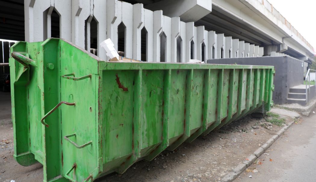Containerele pentru colectarea deșeurilor voluminoase au fost mutate pe strada I. C. Caragiale