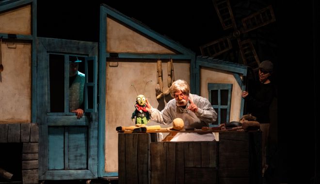 Două spectacole și o premieră, pe scena Teatrului „Căluțul de Mare” - x-doua-spectacole-1696256978.jpg