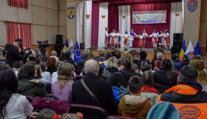 Spectacol de Dragobete, oferit la Cumpăna, de studenții Facultății de arte