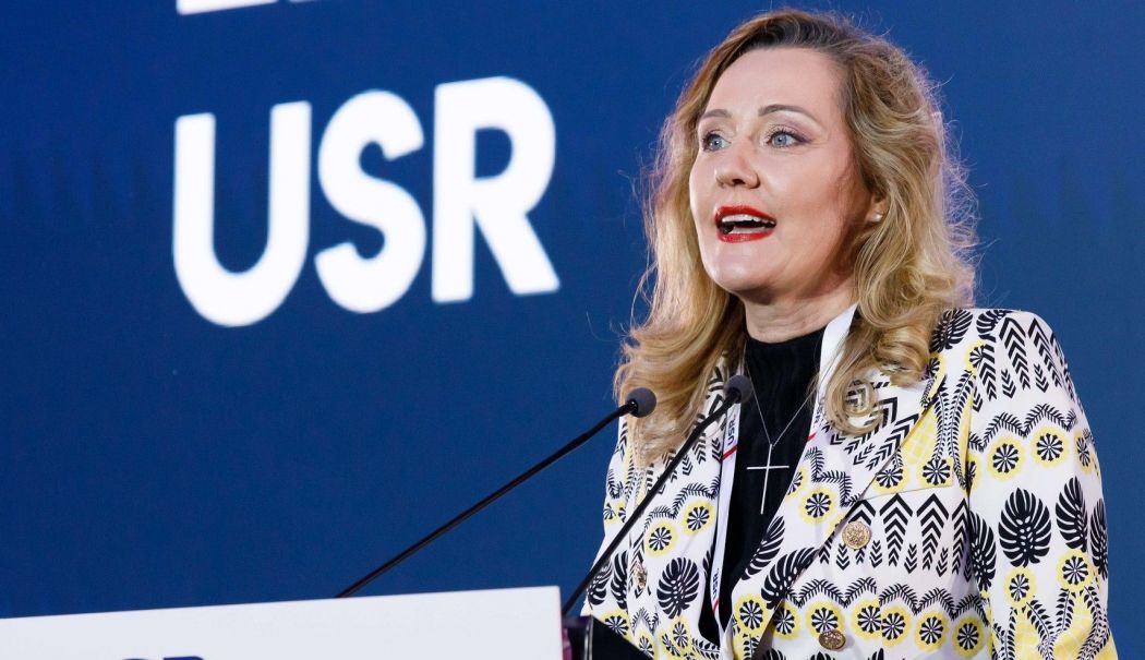 Elena Lasconi lasă de înțeles că-l susţine pe Nicușor Dan. „Voi vota drumul pro-european!” - x-elena-lasconi-1747159301.jpg