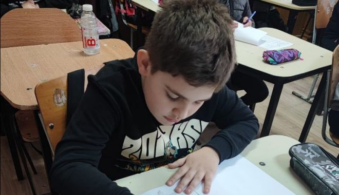 Mii de elevi constănțeni s-au întrecut la etapa locală a Concursului ”Euxin Math” - x-euxin-math-1707048089.jpg
