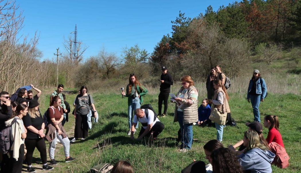 Studenţii au plecat în excursie de documentare la Rezervația Naturală „Fântânița”