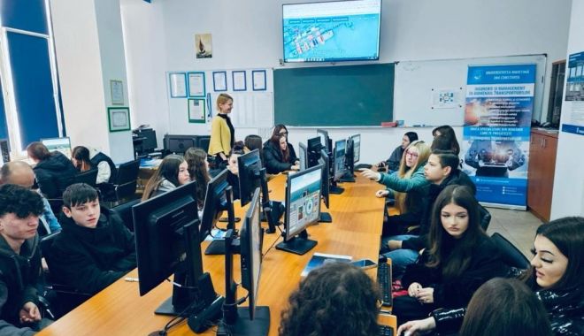 Liceenii constănțeni au experimentat lucrul pe simulatoarele de la UMC