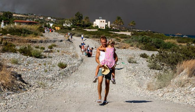 Agențiile de turism asigură continuitatea vacanțelor pentru românii afectați de incendiile din Rhodos - x-fond-anat-vacante-rodos-1690217561.jpg