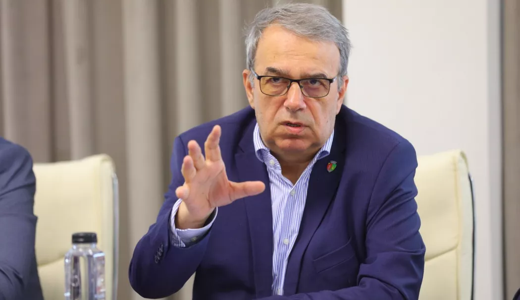 Vergil Chițac, atac dur la contestatarii lui Ilie Bolojan! „V-ați pierdut credibilitatea. Luptați pentru o cauză pierdută” - x-fond-vergil-chitac-atac-dur-la-1783668469.webp