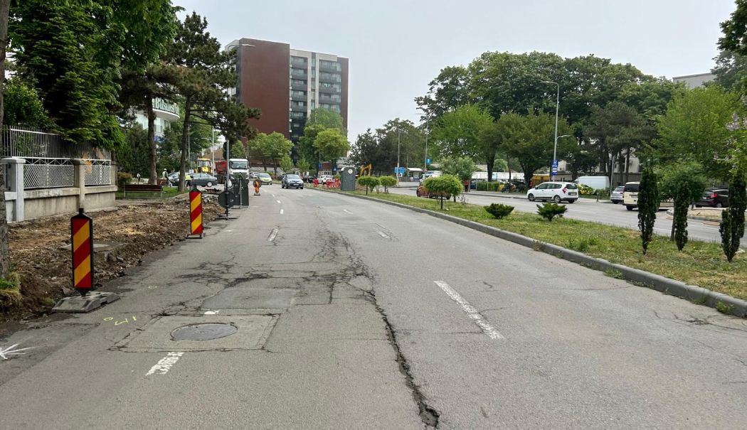 Lucrări de frezare a carosabilului de pe bulevardul Mamaia continuă. Restricţiile de trafic, la fel - x-frezare-1748344258.jpeg