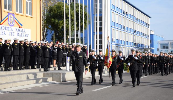 Au jurat credință regulamentelor militare din postura de student al Academiei Navale - x-juramant-militar-1-1697808532.jpg