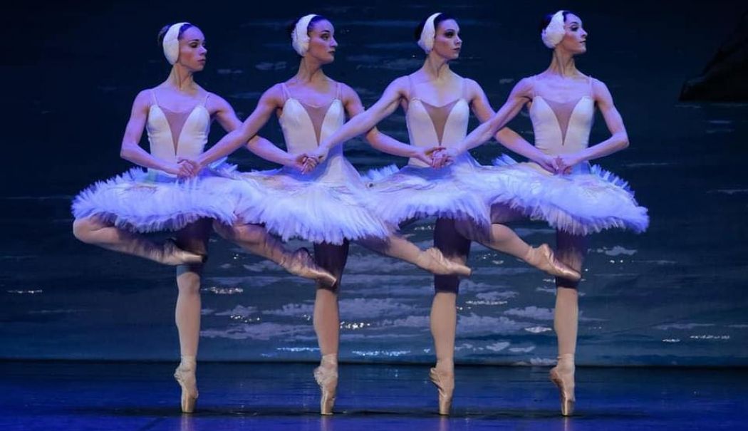 European Classical Ballet aduce „Lacul lebedelor“ pe scena Casei de Cultură din Constanța - x-lacul-lebedelor-1760011017.jpg