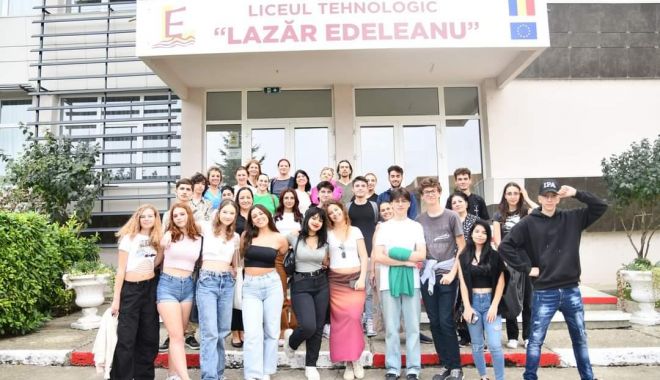 Oaspeții Liceului ”Lazăr Edeleanu” din Năvodari au petrecut o săptămână memorabilă - x-liceu-navodari1-1699279593.jpg