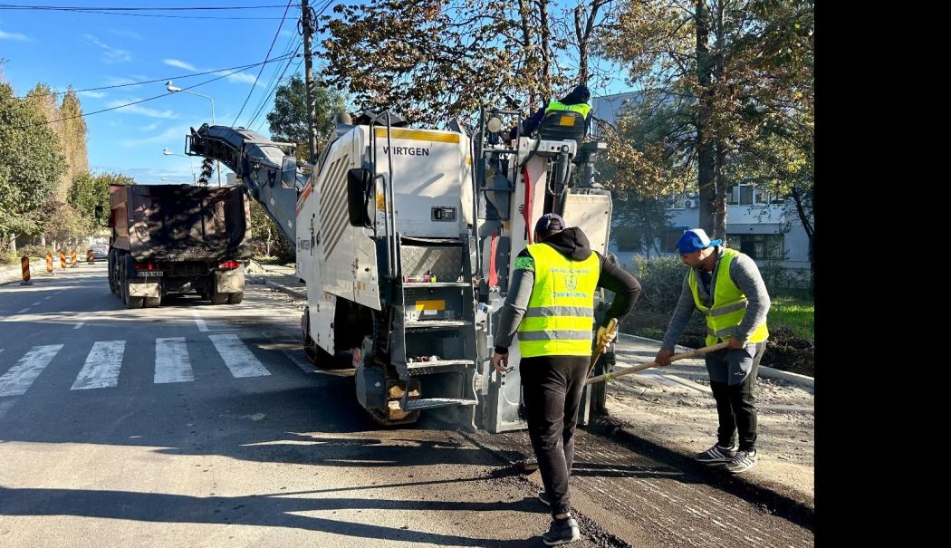 Continuă lucrările de reabilitare a carosabilului pe strada Suceava - x-lucrari-1730276860.jpg