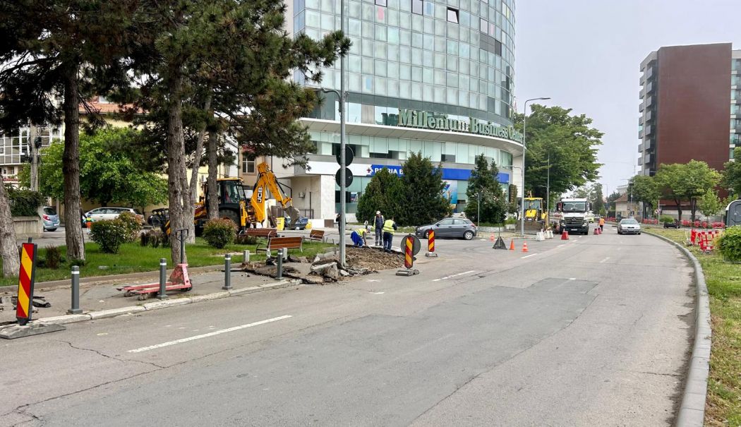 Se reiau lucrările de recondiționare a carosabilului pe bulevardul Mamaia - x-lucrari-1748000755.jpeg