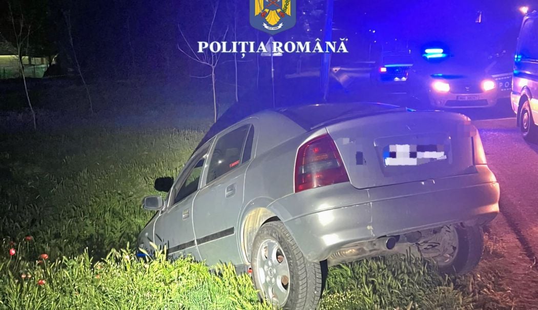 Dosar penal pentru un șofer băut care a parcat în șanț - x-masina-parcata-in-sant-1717416610.jpg