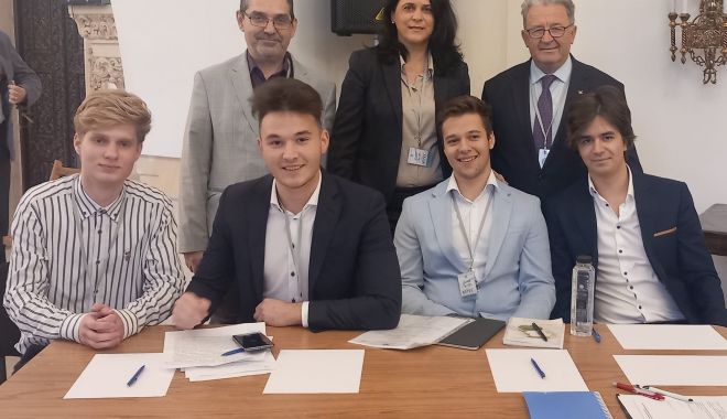 Mirciștii și-au adjudecat locul I la ”Debate la Cotroceni