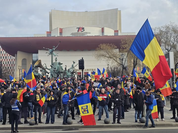 Protest AUR, la București. „Turul doi, înapoi!”, „Jos Iohannis!” - x-miting-aur-1736691705.jpg
