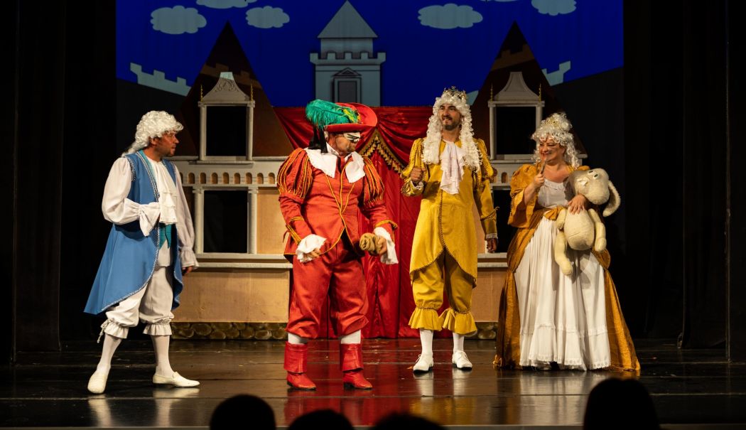 Spectacolul „Motanul Încălțat”, în acest week-end, la Teatrul ”Căluțul de Mare” - x-motanul-incaltat-1736521403.jpg