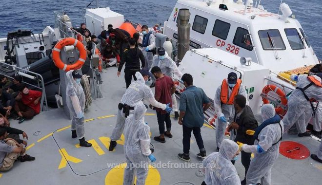 GALERIE FOTO. Polițiștii de frontieră constănțeni, salvatori pentru migranți în Marea Mediterană - x-nava-garda-frontex2-1692010562.jpg