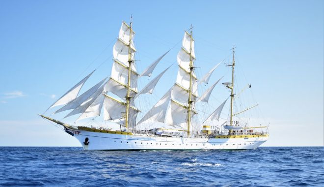 Nava-școală „Mircea” face escală în Portul Taranto, Italia - x-nava-mircea-italia-1689327572.jpg
