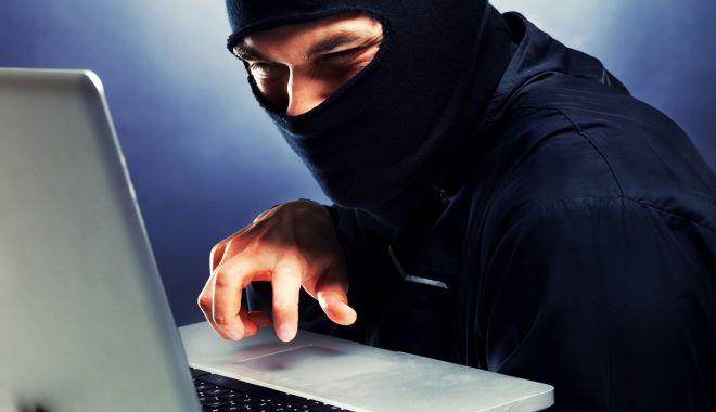 O femeie a fost înşelată pe Facebook, cu 499 euro, de o persoană care i-a vândut acţiuni false la Hidroelectrica