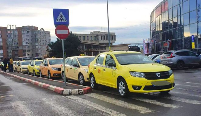 Taximetriştii staționaţi în locuri nepermise, sancționaţi de polițiștii locali - x-opriri-1701866475.jpeg