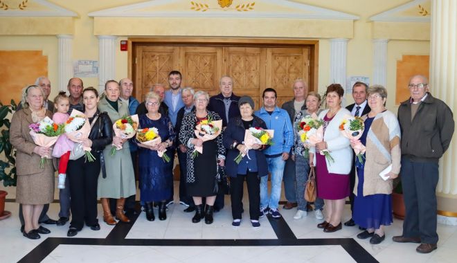 Moment de sărbătoare pentru 11 cupluri de seniori ai orașului Ovidiu - x-ovidiu-premiere-seniori-1700081425.jpg