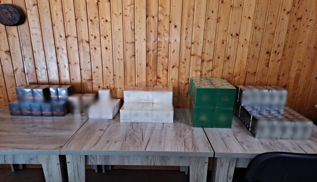 Parfumuri în valoare de 100.000 de lei, confiscate la Vama Veche - x-parfumuri-ridicate-1720424510.jpeg