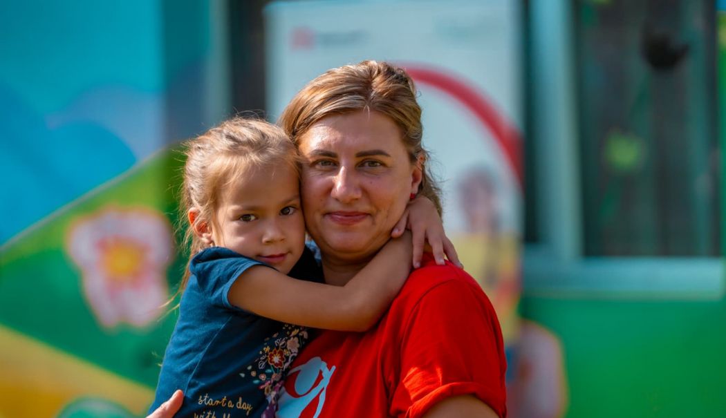 Statistici alarmante. 46% dintre părinți pleacă din România din motive financiare - x-parinti-1761822177.jpg