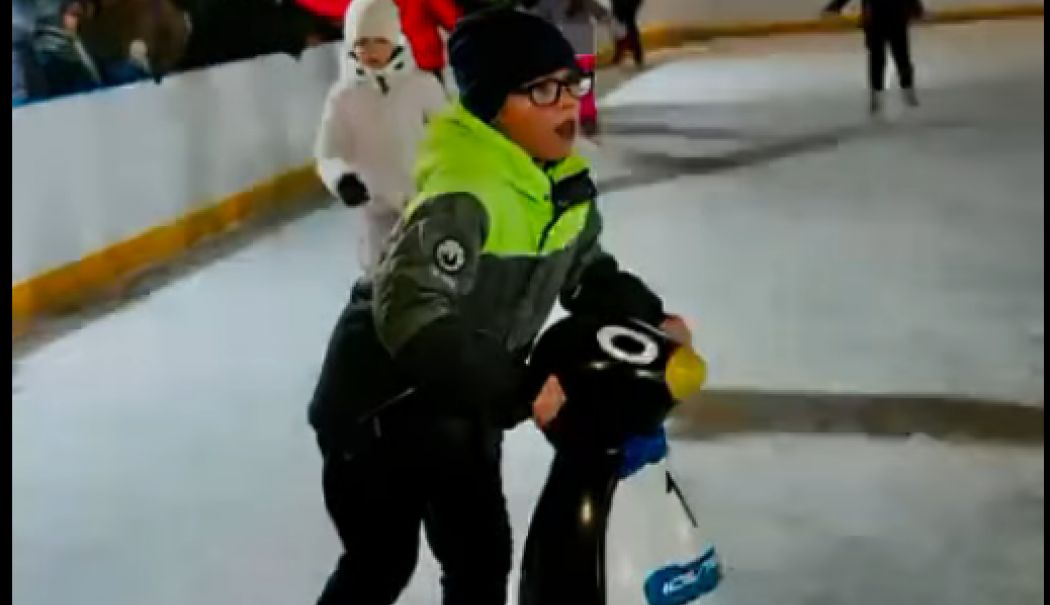 Acces gratuit două ore pe zi la patinoarul din piața „Ovidiu“ - x-patinoar-1765364929.PNG
