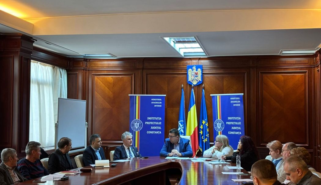 Prefectul Adrian Picoiu, dialog civic privind problemele persoanelor vârstnice - x-prefectul-comisie-dialog-1738075395.jpeg