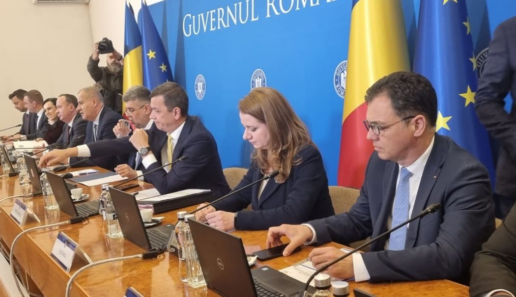 Premierul Ciolacu, apel la Ligia Deca de a lua măsuri în privința hărțuirii sexuale din universități - x-premierul-sedinta-guvern-1722526361.jpg
