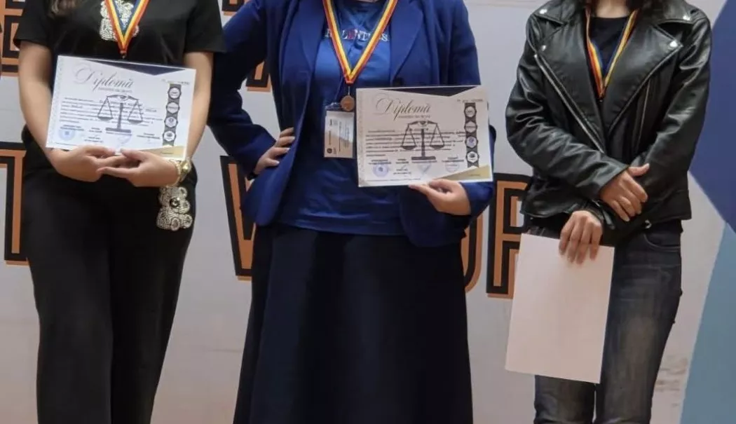 Foto - O elevă din Constanța a strălucit la concursul „Be Legal! Be Cool!”