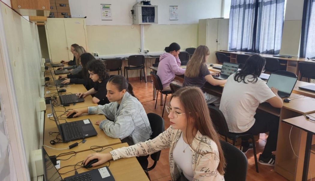 Starea de bine începe la școală. Elevii de la „Ioan N. Roman”, parte dintr-un proiect european - x-proiect-1748861033.jpg