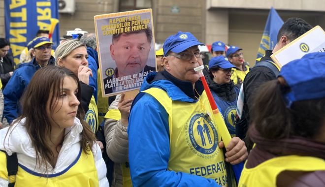Sindicaliştii din sănătate ameninţă cu greva generală - x-proteste-1708521880.jpg