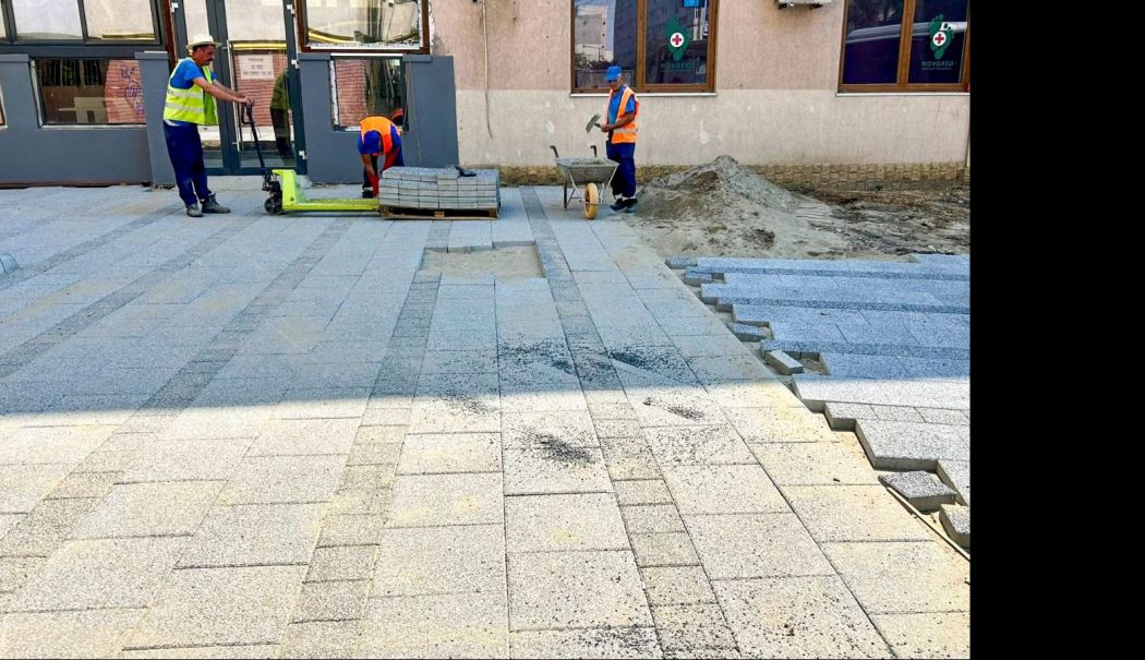 Se reabilitează infrastructura pietonală și rutieră în mai multe zone din municipiu - x-reabilitare-23-1721652083.jpg