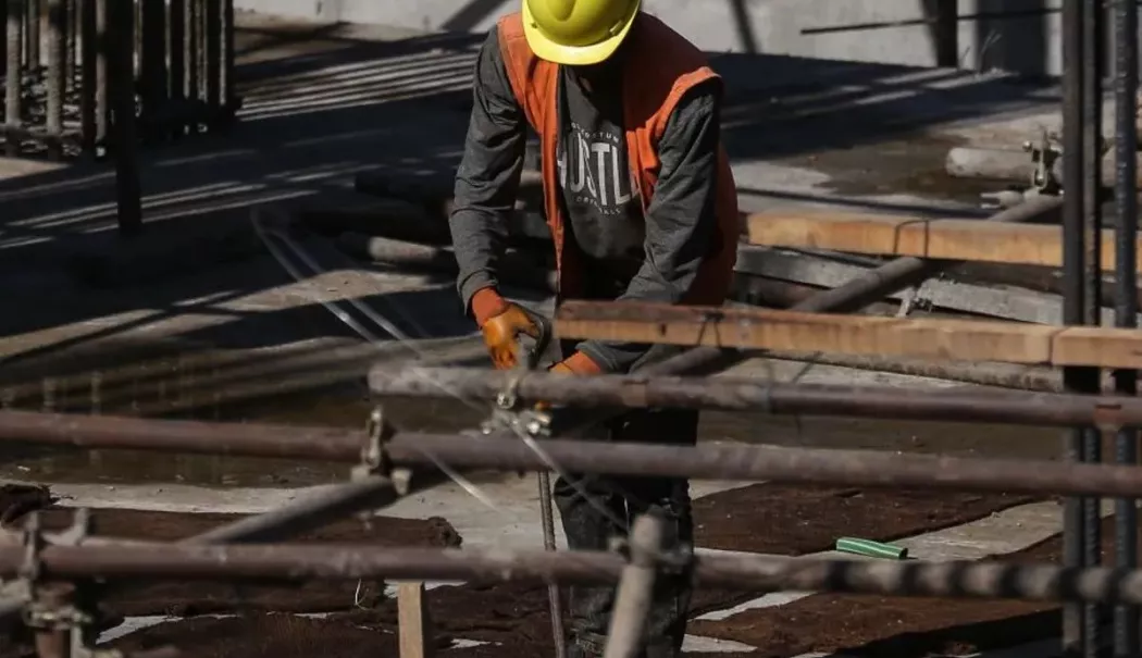 Salariul minim crește din iulie, pentru sute de mii de români - x-salarii-1773402905.webp