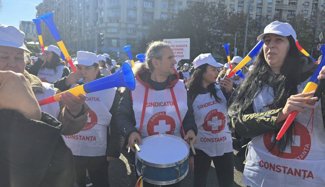 Membrii „Sanitas“ din Constanța protestează la București. „Sistemul sanitar nu poate supraviețui fără personal’“ - x-sanitas-2-1761730956.jpg