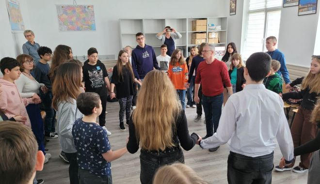 Școala din Agigea, gazdă ospitalieră pentru o delegație de elevi și profesori polonezi - x-scoala-agigea-1684415679.jpg