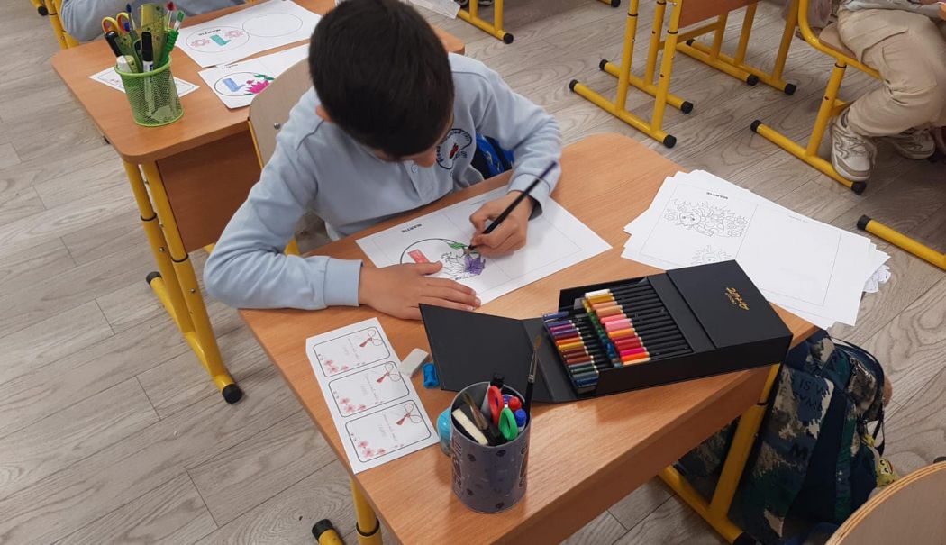 Biblioteca Județeană iese în comunitate! Activități organizate la Școala Gimnazială din satul Piatra