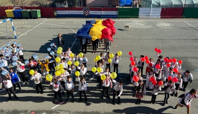 Hora unirii și a bucuriei la Poarta Albă - x-scoala-poarta-alba-1701598844.jpg