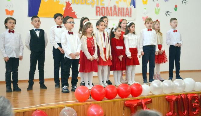 Omagiu adus mamei creștine, la Școala ”Sfinții Martiri Brâncoveni” - x-scoala-sfintii-martiri-1711537474.jpg