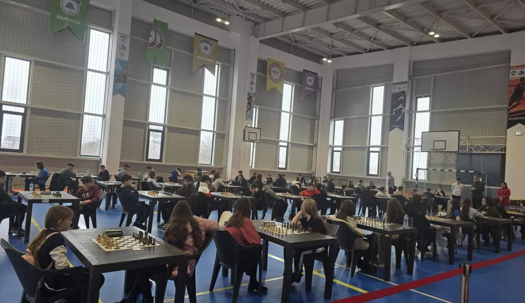 Bătălie pe tabla de șah! 100 de elevi constănțeni au luptat pentru calificarea la națională - x-scoala-spectrum-1771157884.webp