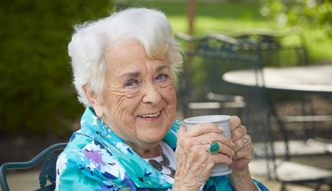 Seniorii sunt premiaţi, din nou, de Primăria Constanţa - x-seniori-1687435568.jpg