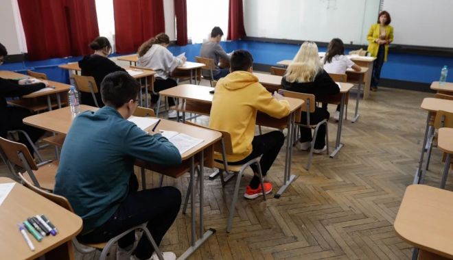 Aproximativ 6.000 de elevii constănţeni au susţinut prima probă din cadrul simulării examenului de evaluare națională