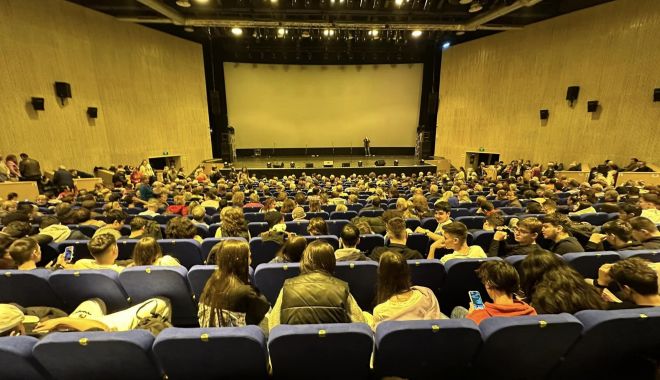 Spectacol oferit gratuit de Ziua Națională a României, pe scena Centrului „Jean Constantin” - x-spectacol-centrul-jean-constan-1701175422.jpg