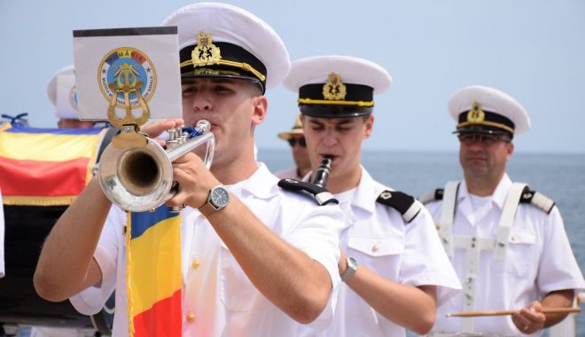 ASTĂZI, în Piața Ovidiu, debutează spectacolele susținute de Muzica Militară a Forțelor Navale