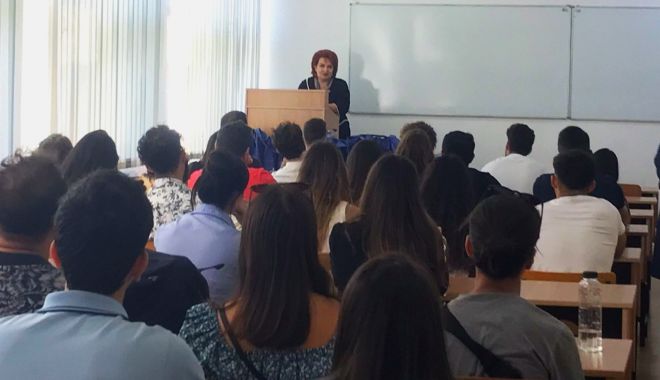 Studenţii străini din Constanţa se familiarizează cu mediul academic