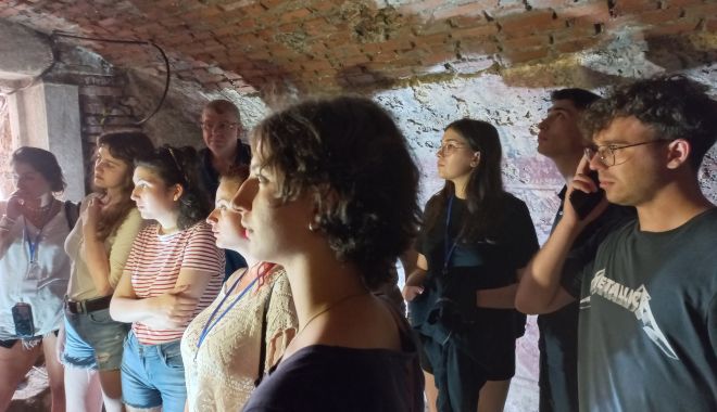 Muzeul de Istorie, gazdă pentru studenți bucureșteni. Workshop de conservare-restaurare a patrimoniului - x-studenti-arte-1690282404.jpg