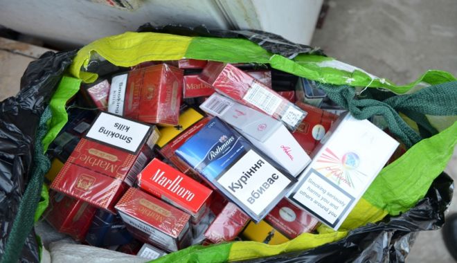 Constănţeni prinşi  de polițiștii locali în timp ce comercializau țigări netimbrate