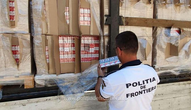 Ţigări de contrabandă de aproximativ 2,3 milioane de euro, descoperite la graniță - x-tigari-garda-contrabanda-1686565752.jpg